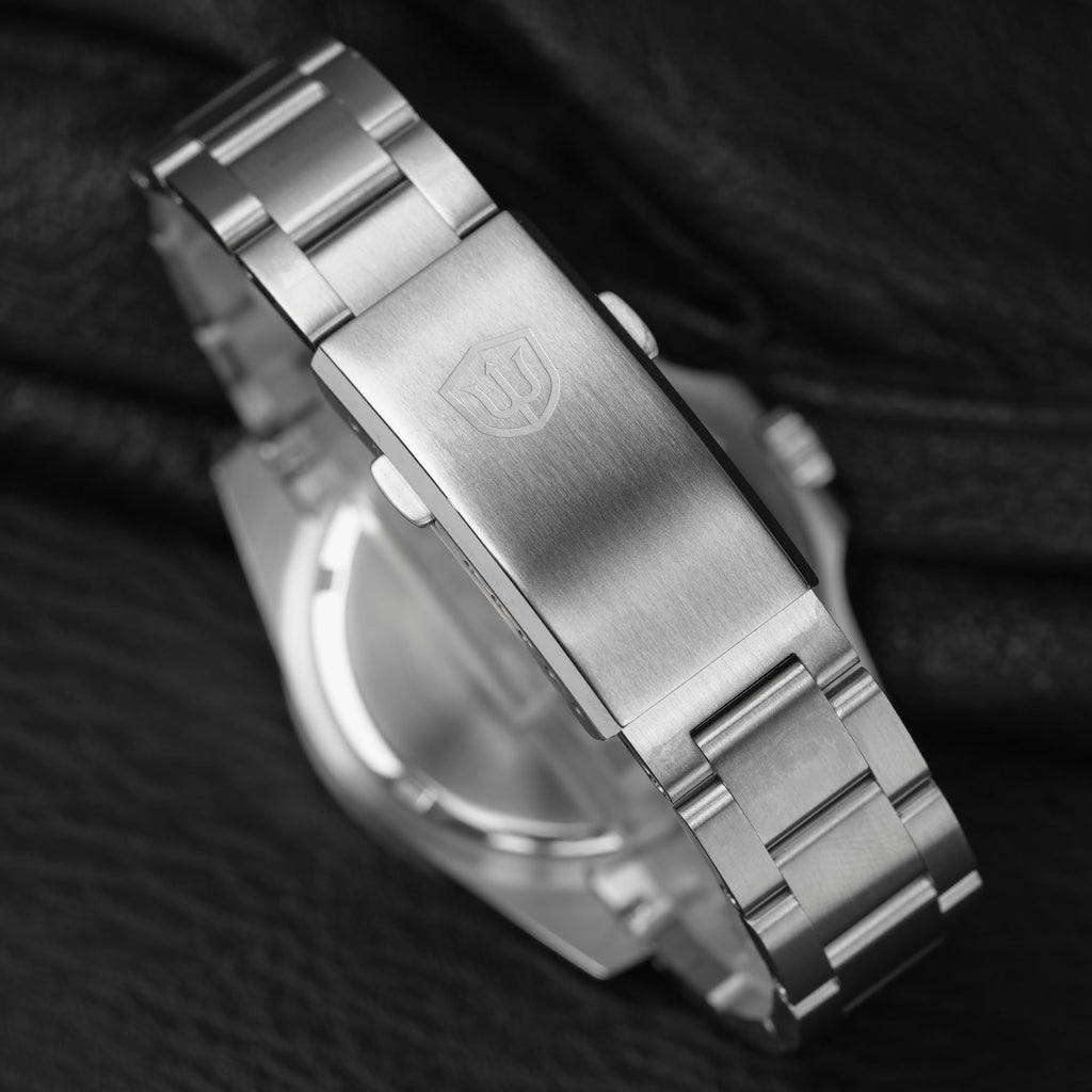 40mm Sapphire Crystal 200m Waterproof Quartz Diver Watch A22249