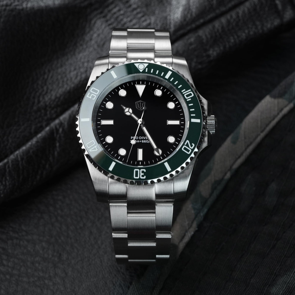 40mm Sapphire Crystal 200m Waterproof Quartz Diver Watch A22249
